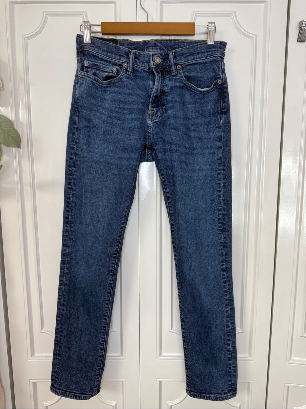 Abercrombie & Fitch Women's Rustin Athletic Jeans - Dark Blue Wash